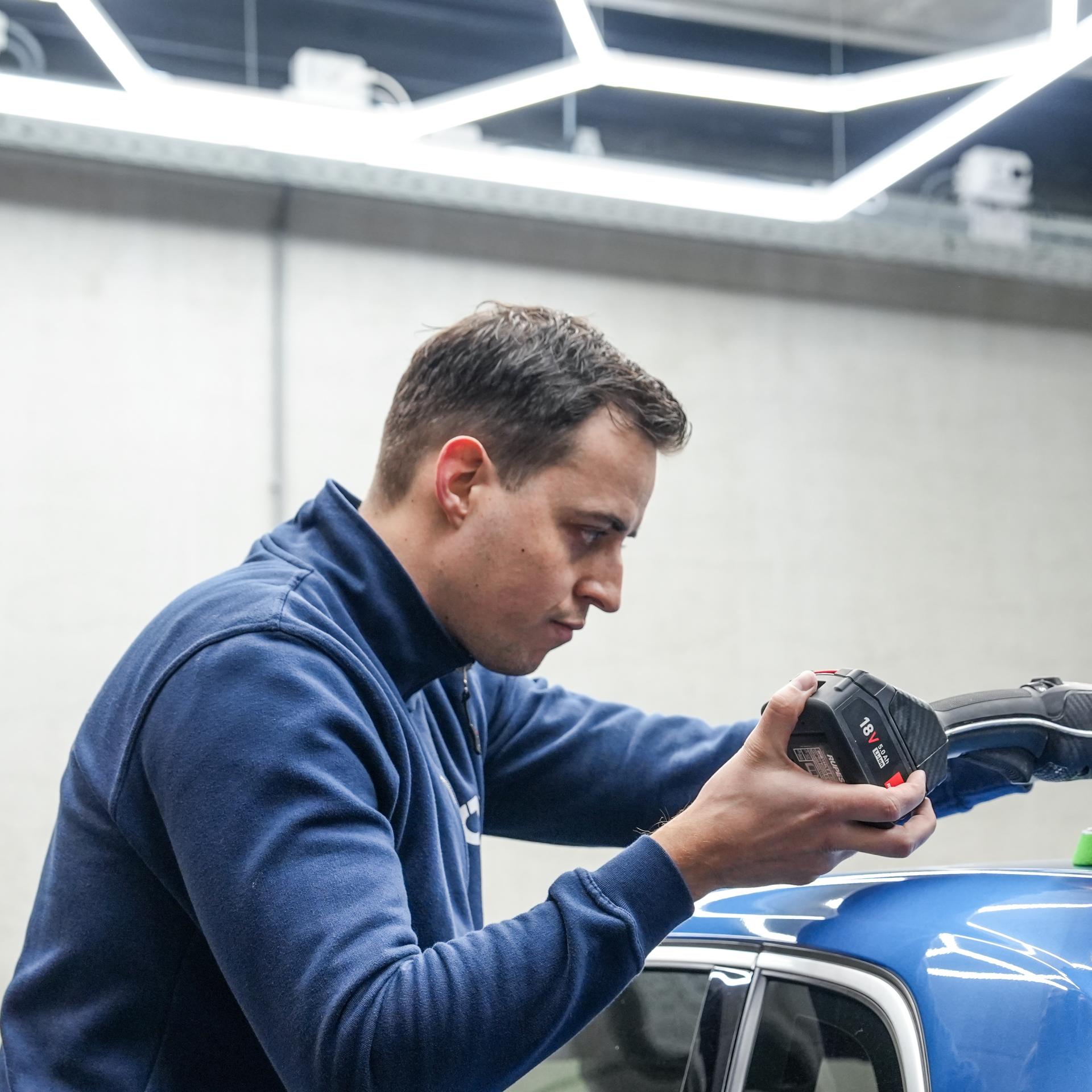 Detailer Robin
